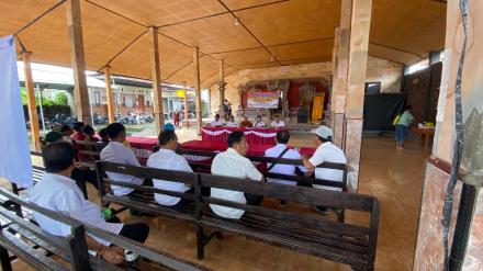 Kegiatan Pembagian Penyaluran Bantuan Lansung Tunai ( BLT ) tanggal 14 Mei 2025